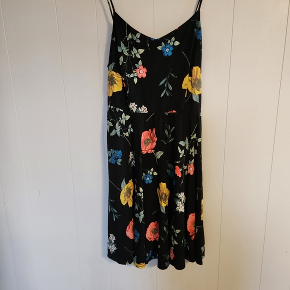 Old Navy Black Floral A-Line Mini Dress Sleeveless Smocked Boho Beach Vacation - Picture 2 of 8
